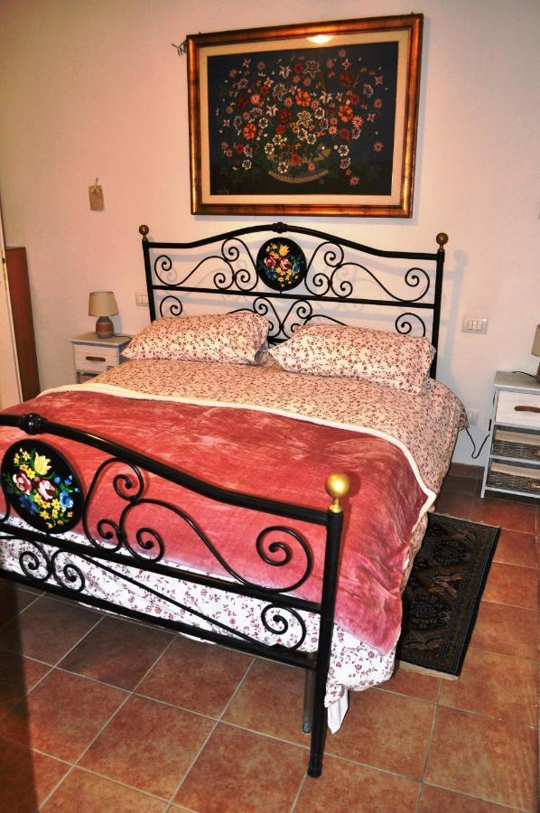 Apartamento Il Ciliegio Del Pellegrino Gubbio Exterior foto